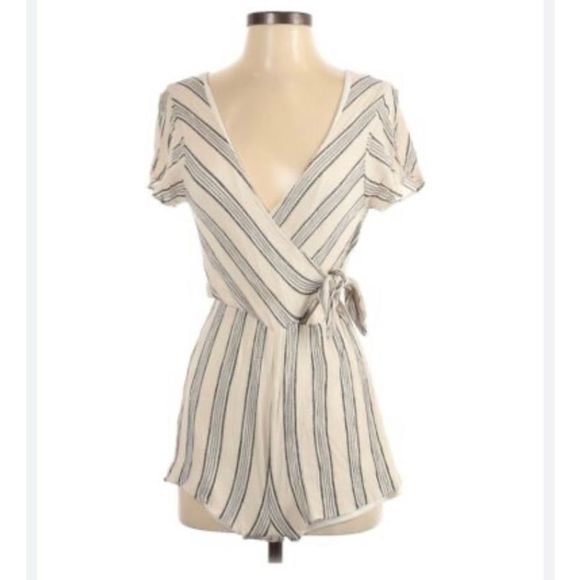 ﻿Everly Women's Striped Wrap Tie Waist Short Sleeve Romper Tan Medium - Picture 1 of 7